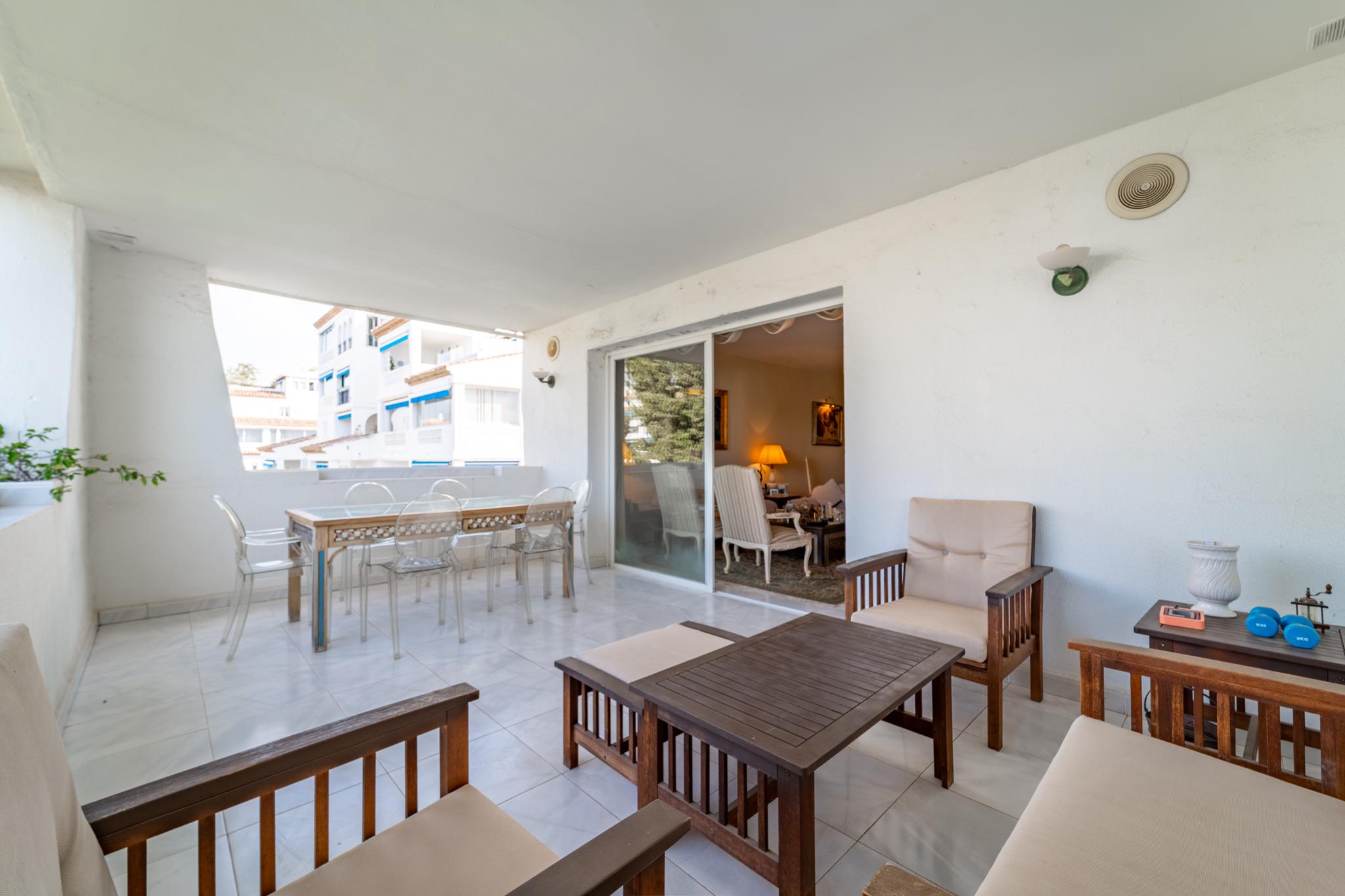 Piso en Venta en Avenida de Lola Flores - 32
