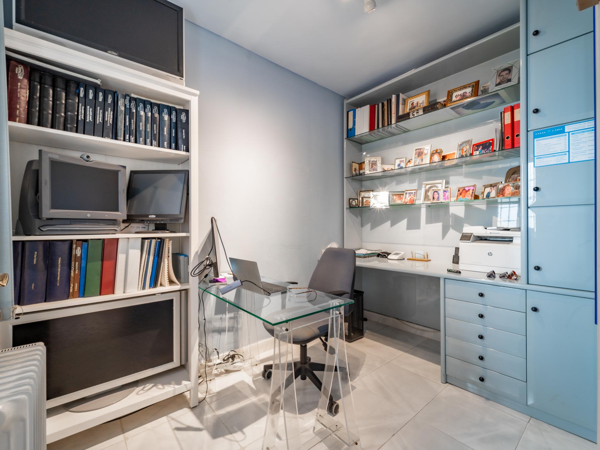 Piso en Venta en Avenida de Lola Flores - 29