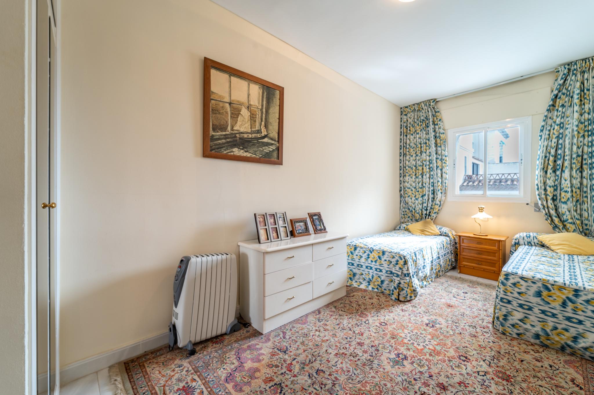 Piso en Venta en Avenida de Lola Flores - 22