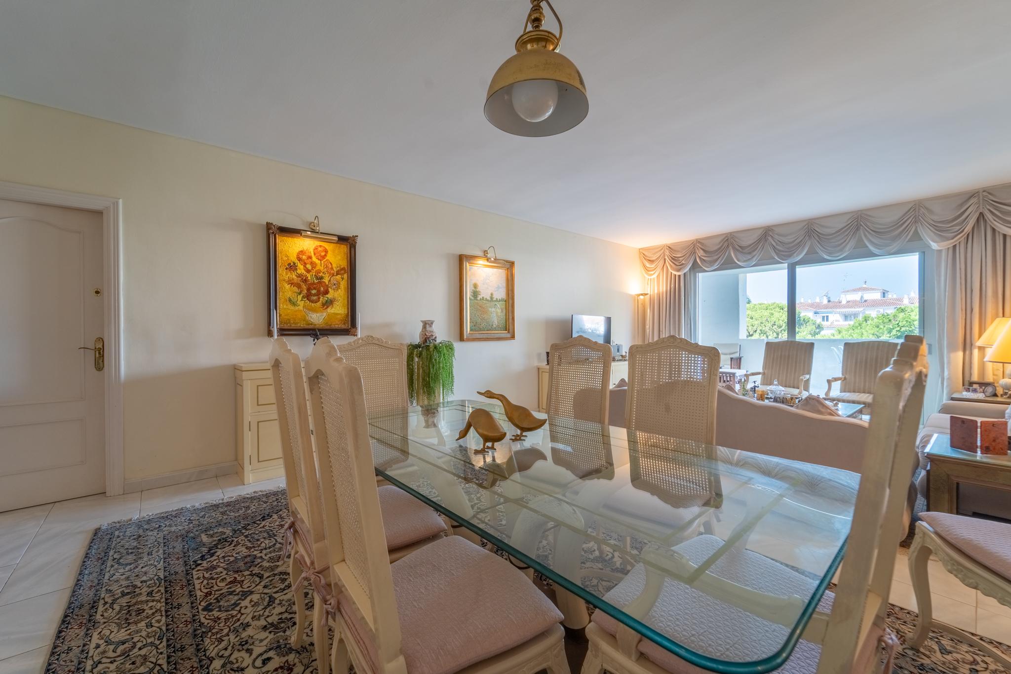 Piso en Venta en Avenida de Lola Flores - 9