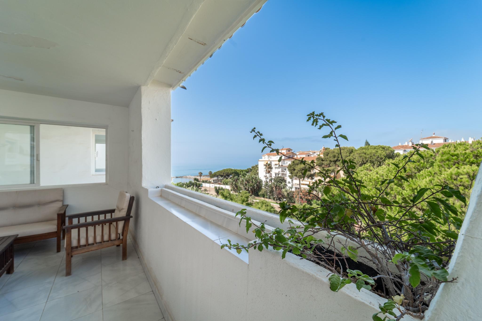 Piso en Venta en Avenida de Lola Flores - 33