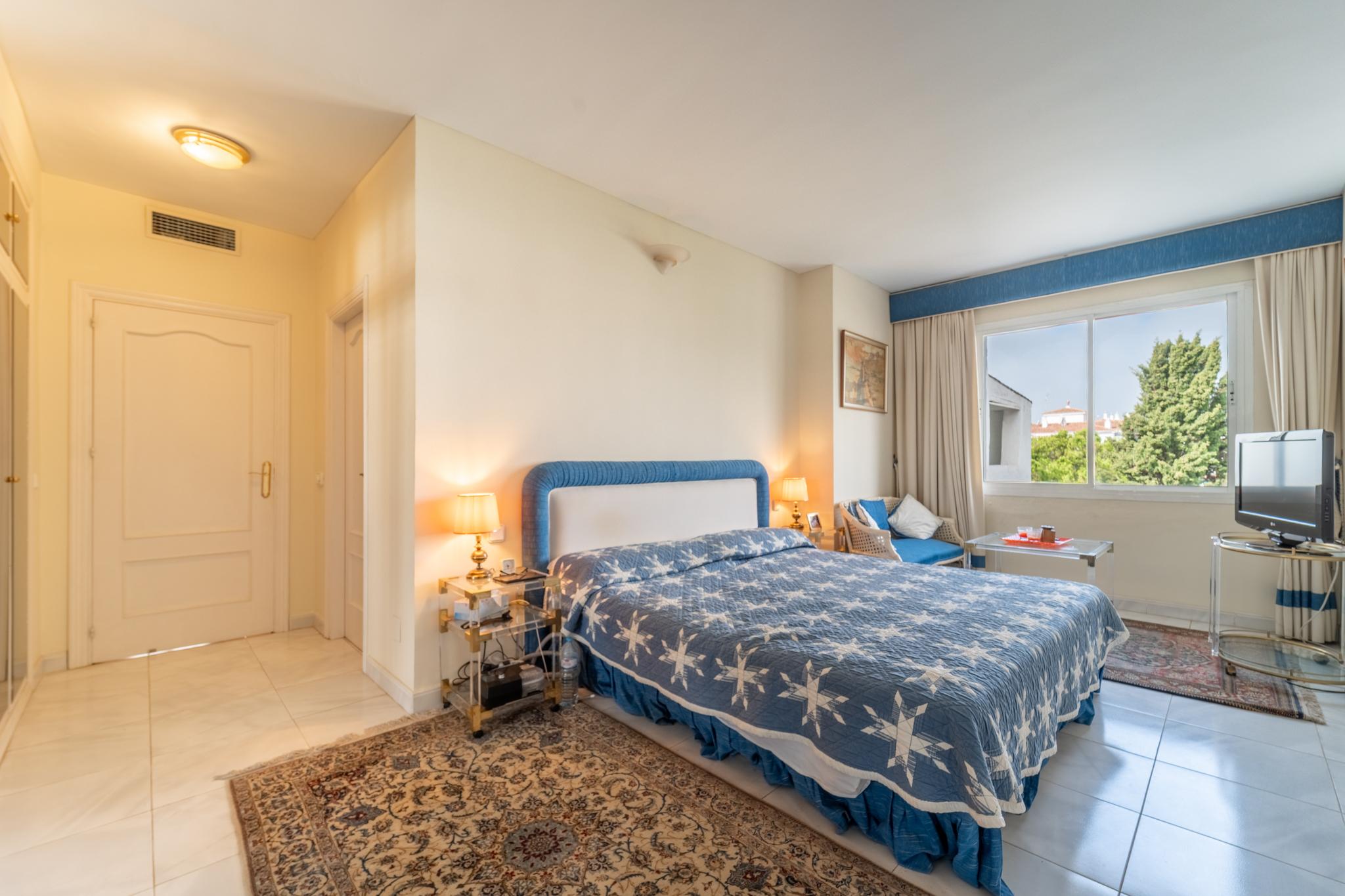 Piso en Venta en Avenida de Lola Flores - 26