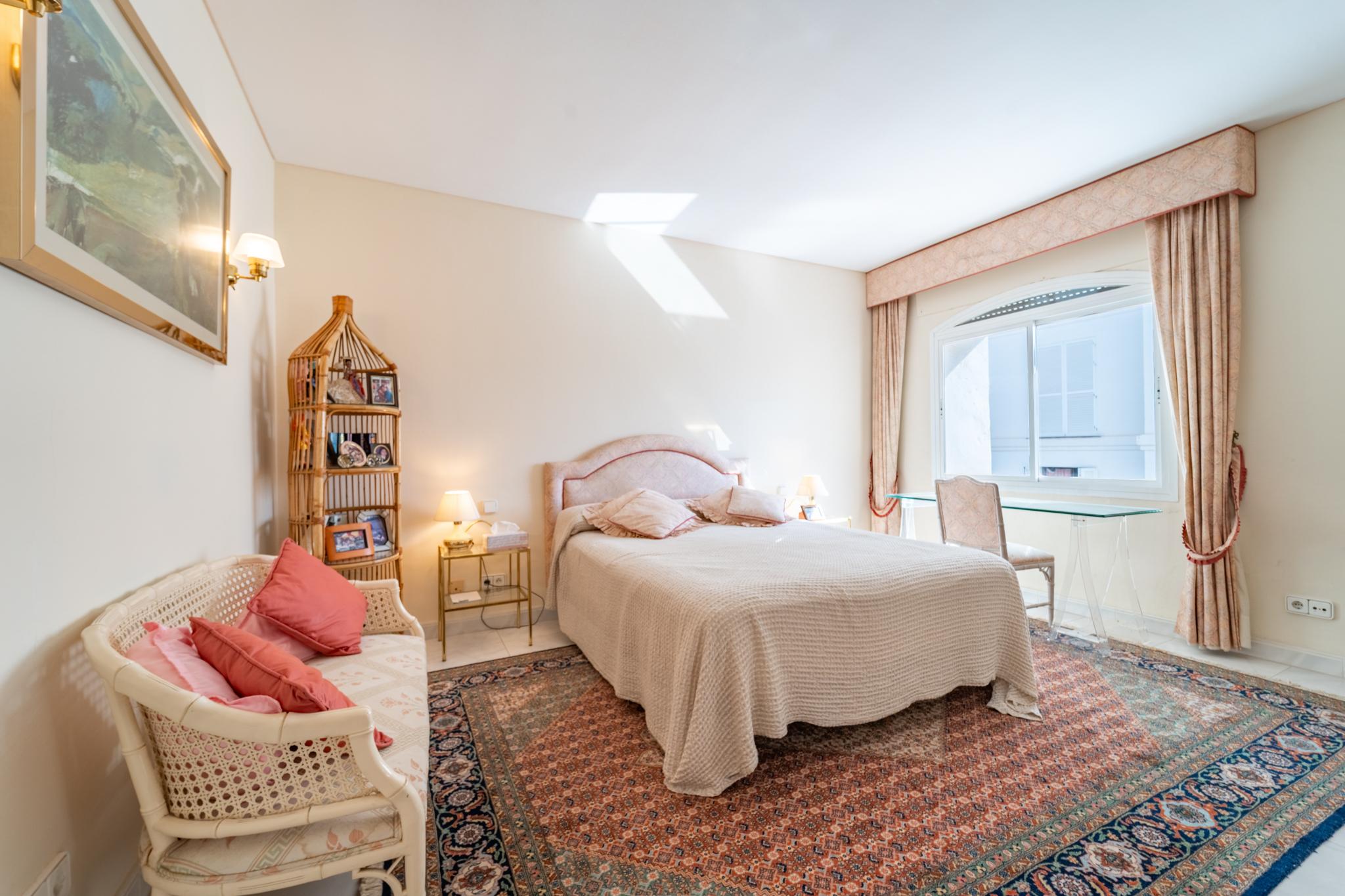 Piso en Venta en Avenida de Lola Flores - 14