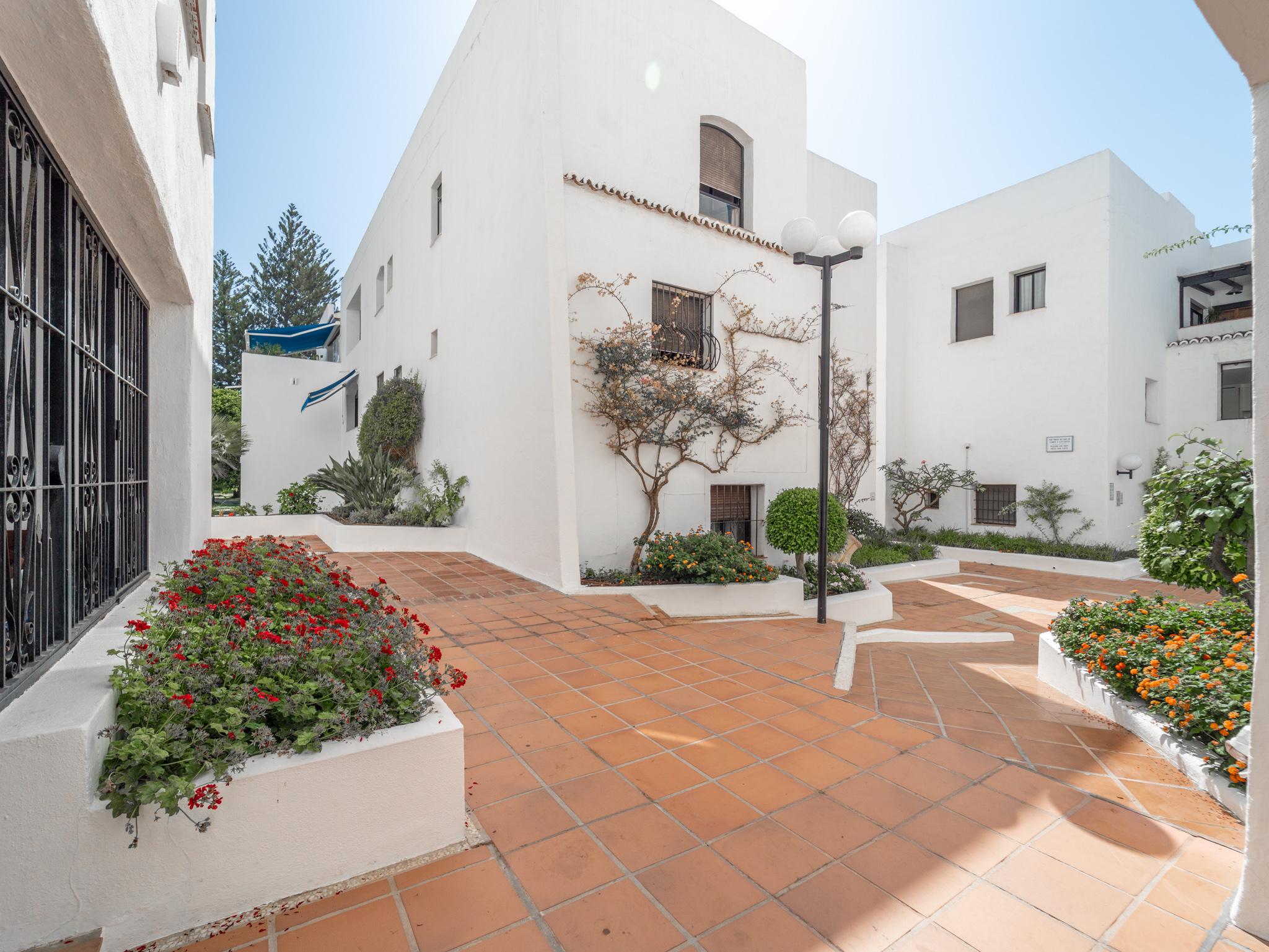 Piso en Venta en Avenida de Lola Flores - 40
