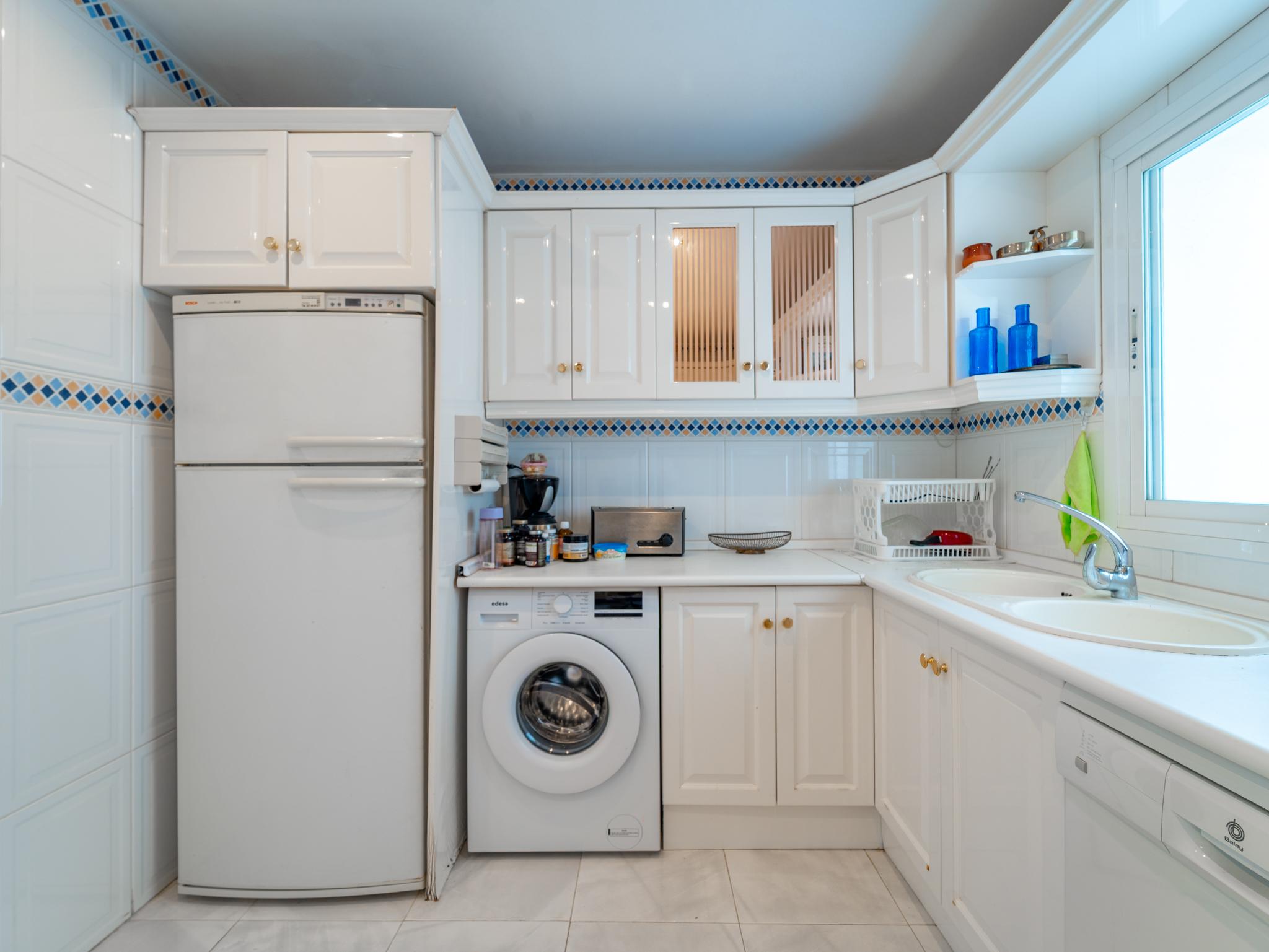 Piso en Venta en Avenida de Lola Flores - 13