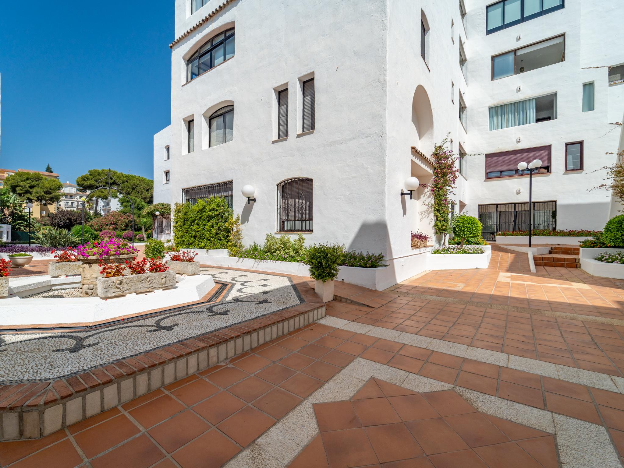 Piso en Venta en Avenida de Lola Flores - 38