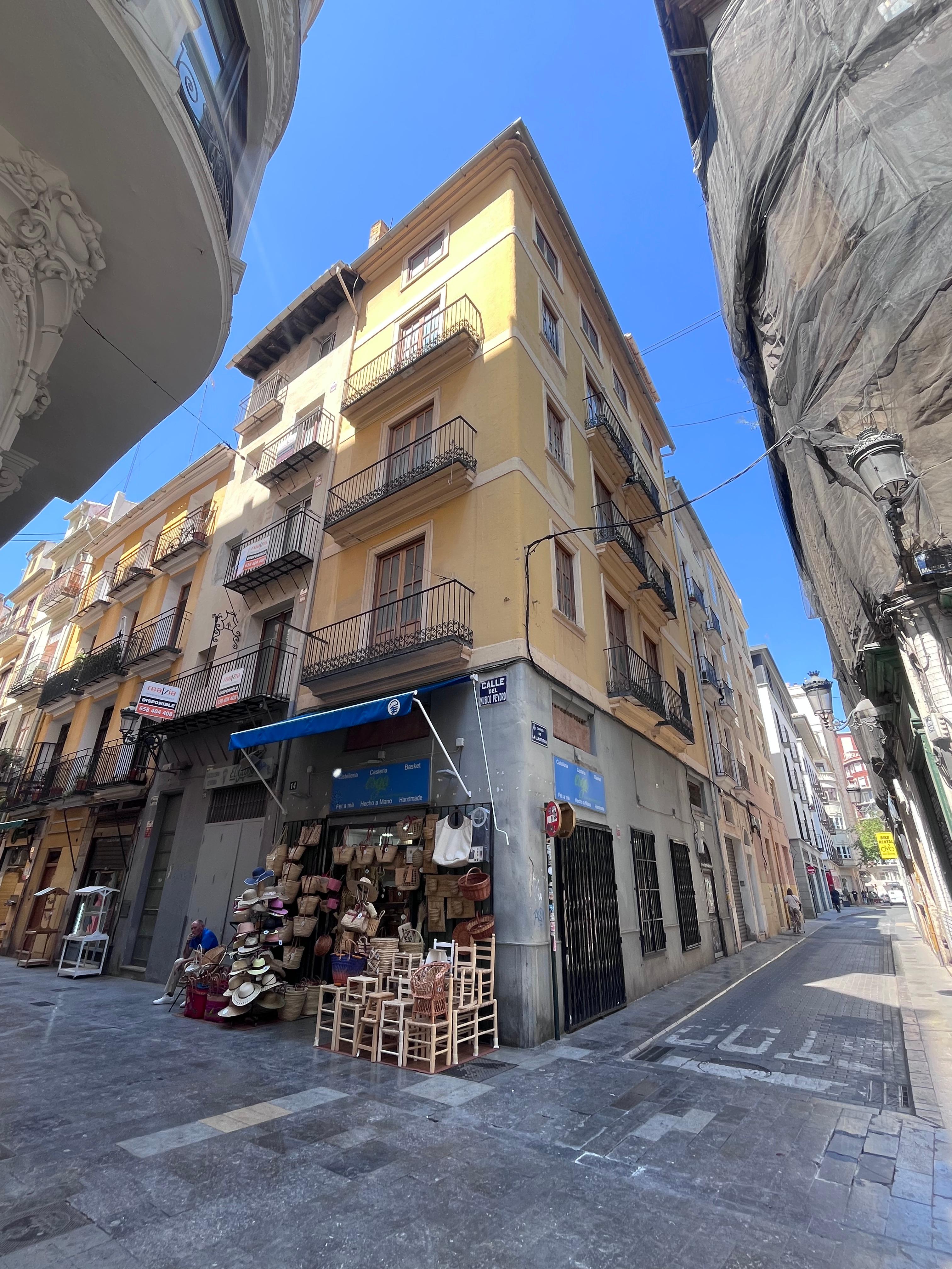 Edificio Residencial en Venta en Carrer de la Llanterna 15 - 14