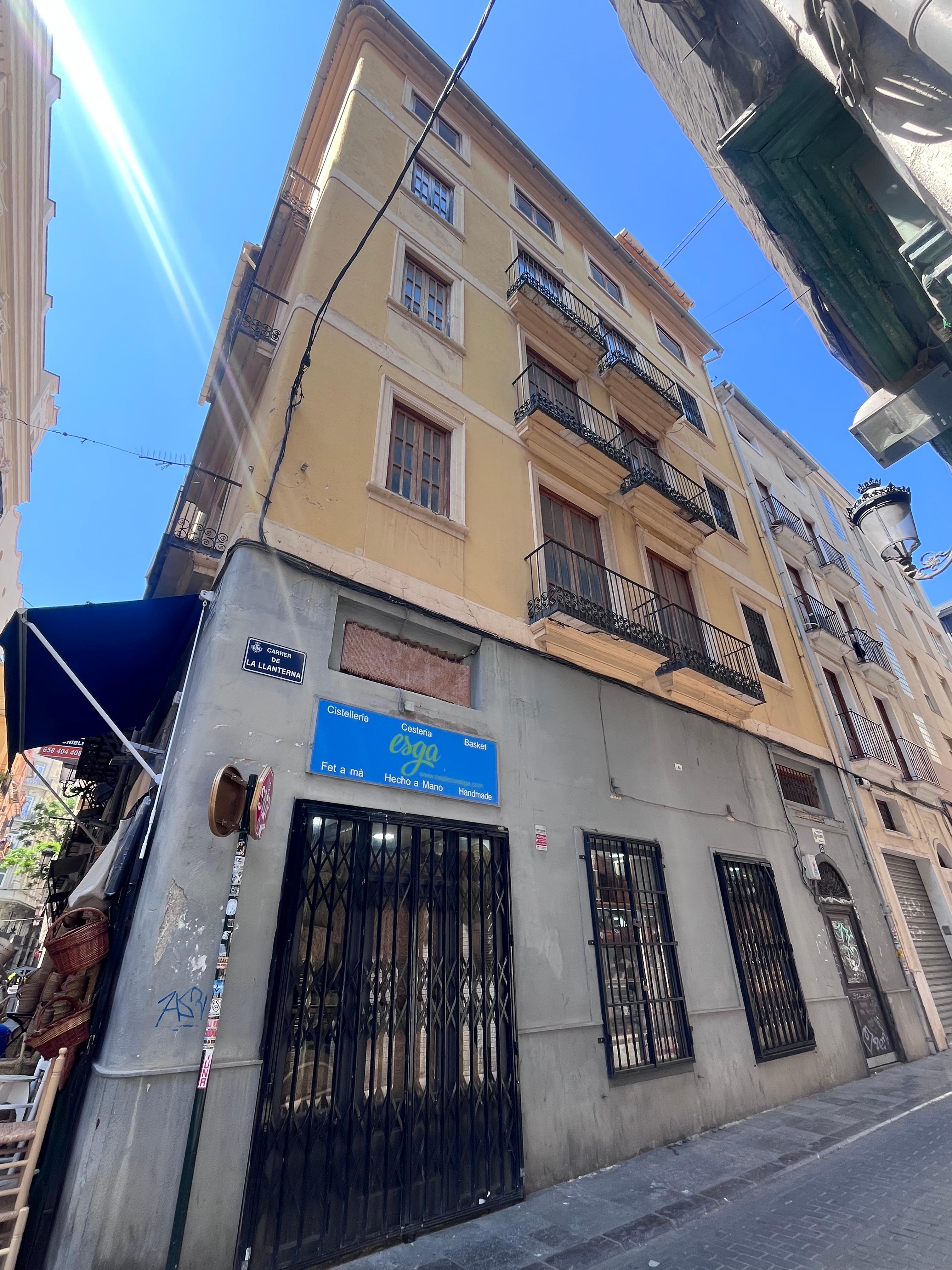 Edificio Residencial en Venta en Carrer de la Llanterna 15 - 2