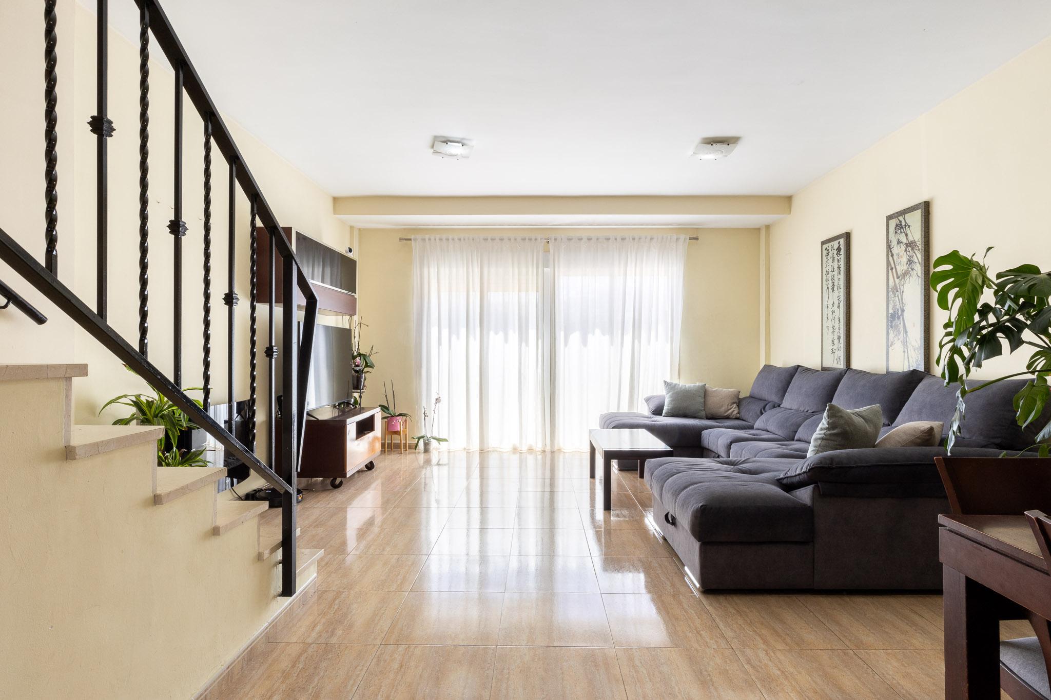 Semi-Detached Townhouse en Alquiler en Calle Gim. Elena Lopez Benaches - 2