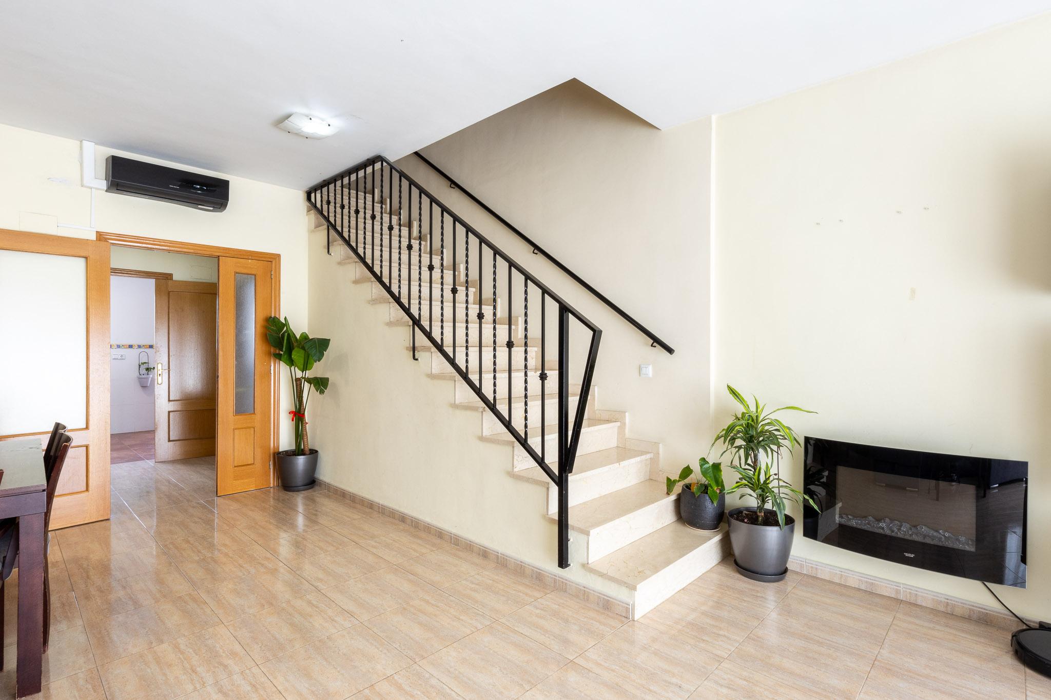 Semi-Detached Townhouse en Alquiler en Calle Gim. Elena Lopez Benaches - 4