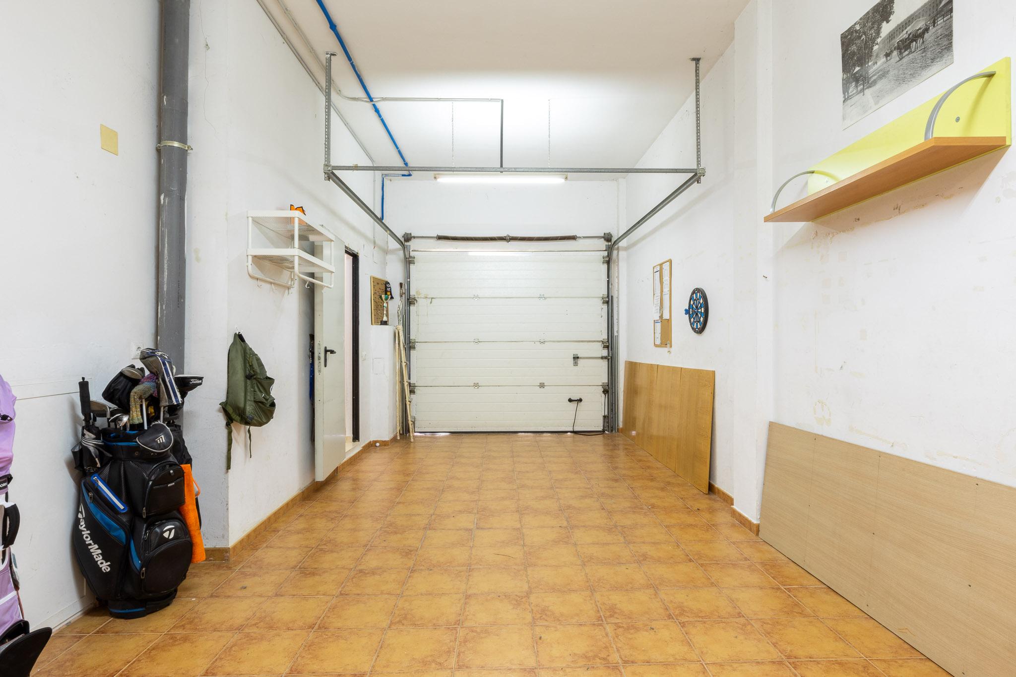 Semi-Detached Townhouse en Alquiler en Calle Arquitecto J Luis García Loza - 3