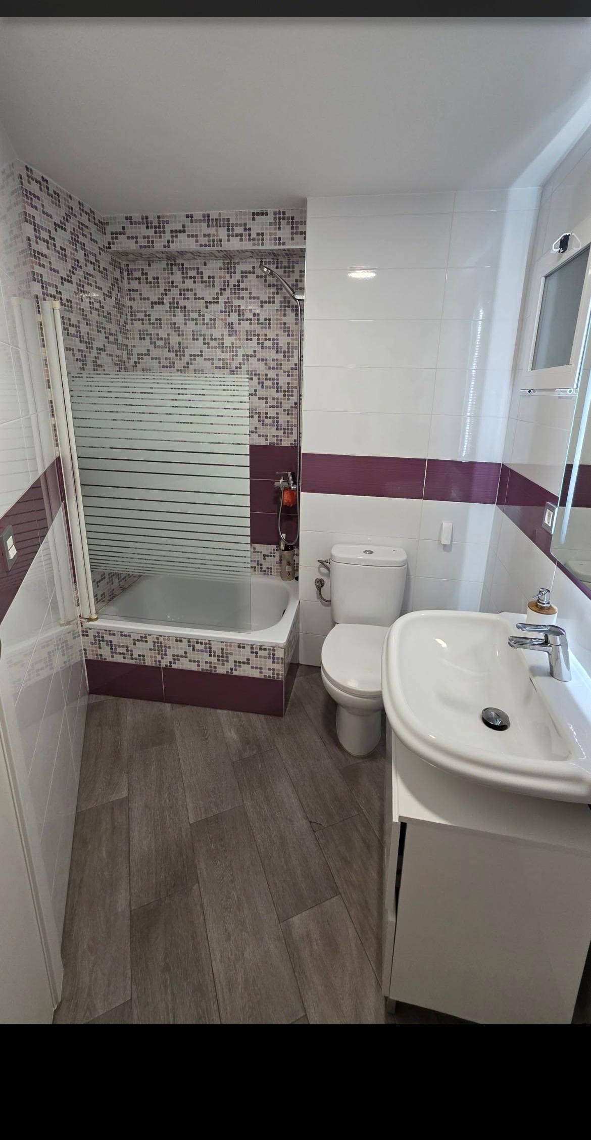 Piso en Venta en Carrer Victoria Kent - 13