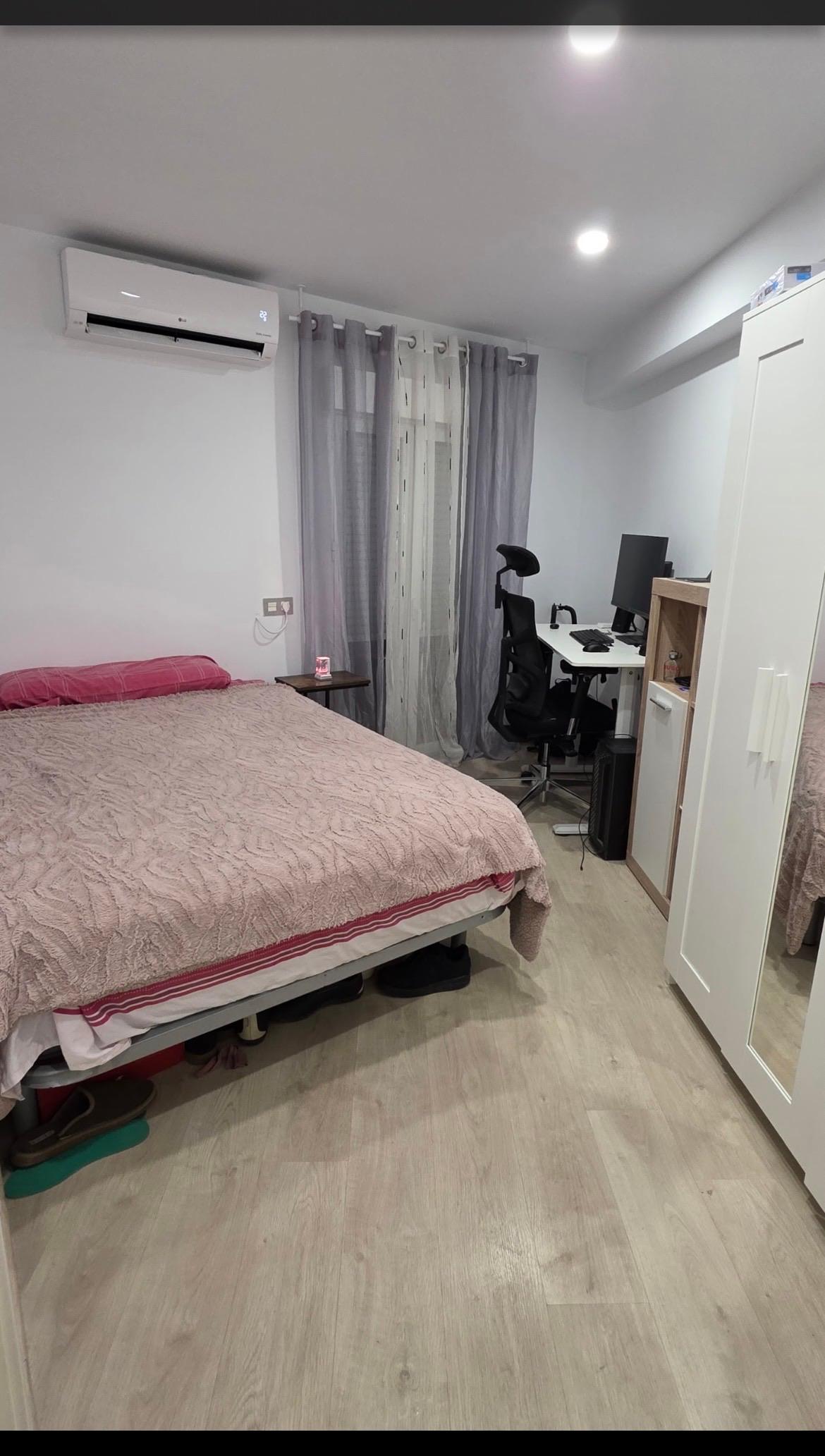 Piso en Venta en Carrer Victoria Kent - 6