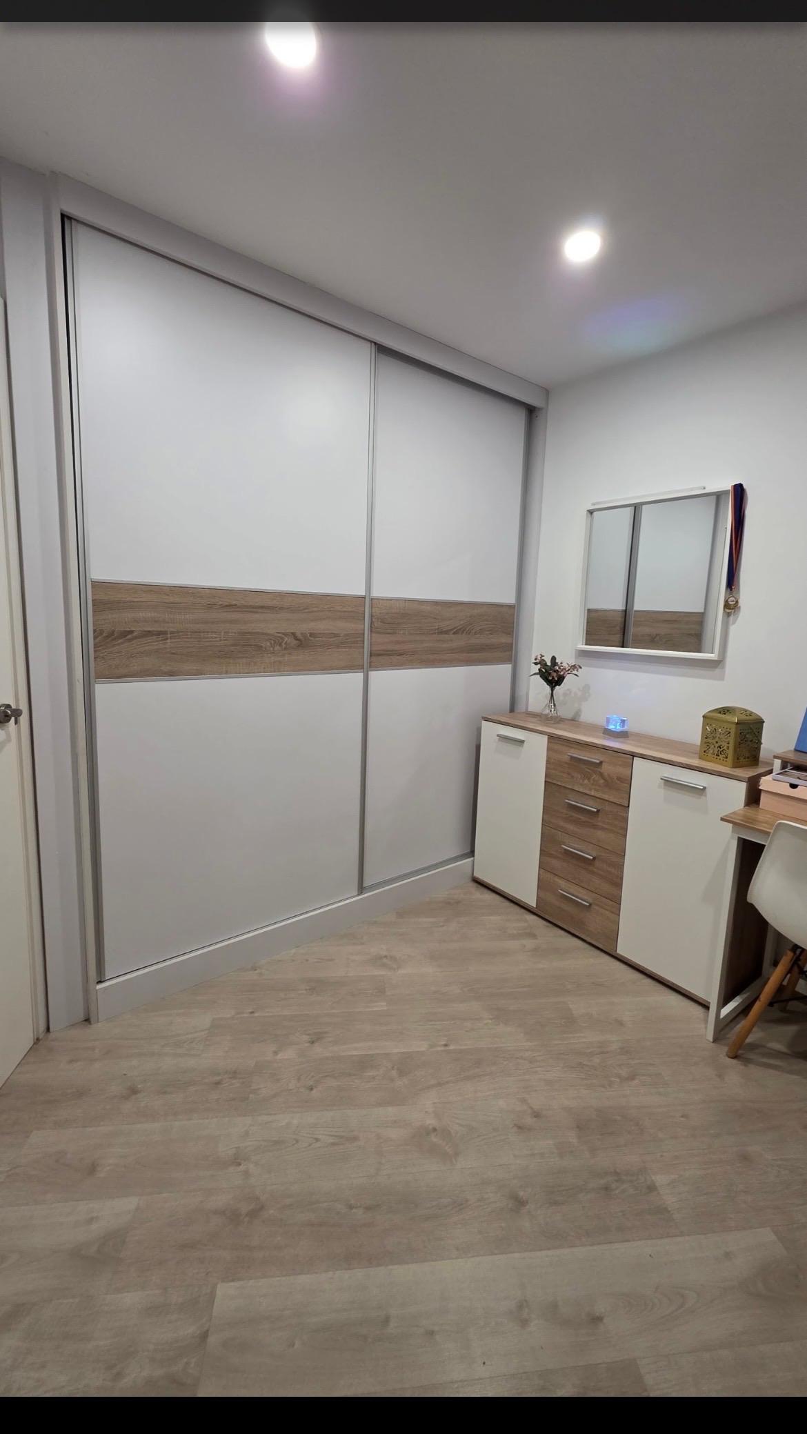 Piso en Venta en Carrer Victoria Kent - 11