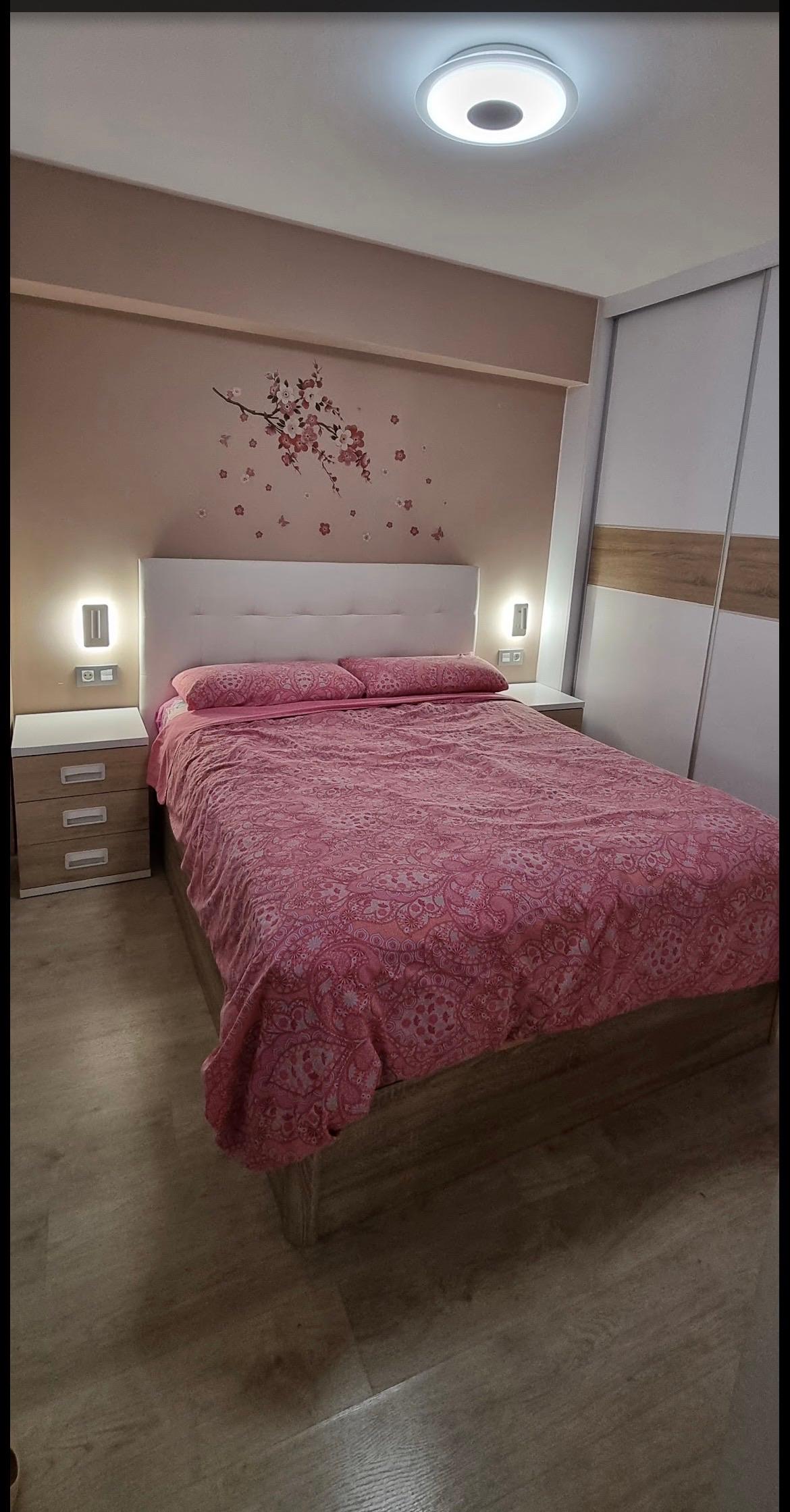 Piso en Venta en Carrer Victoria Kent - 7
