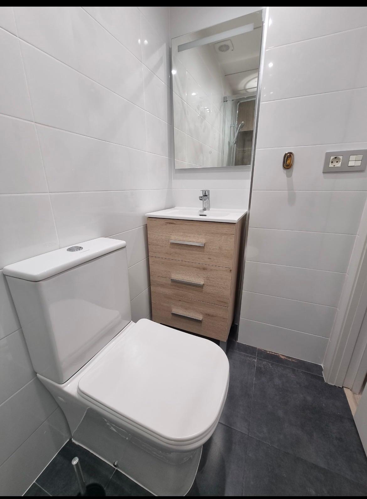 Piso en Venta en Carrer Victoria Kent - 14