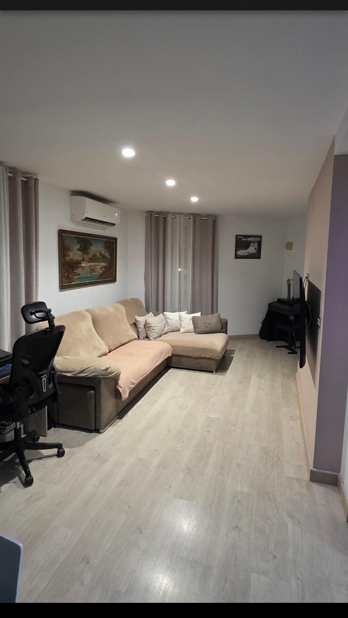 Piso en Venta en Carrer Victoria Kent - 1