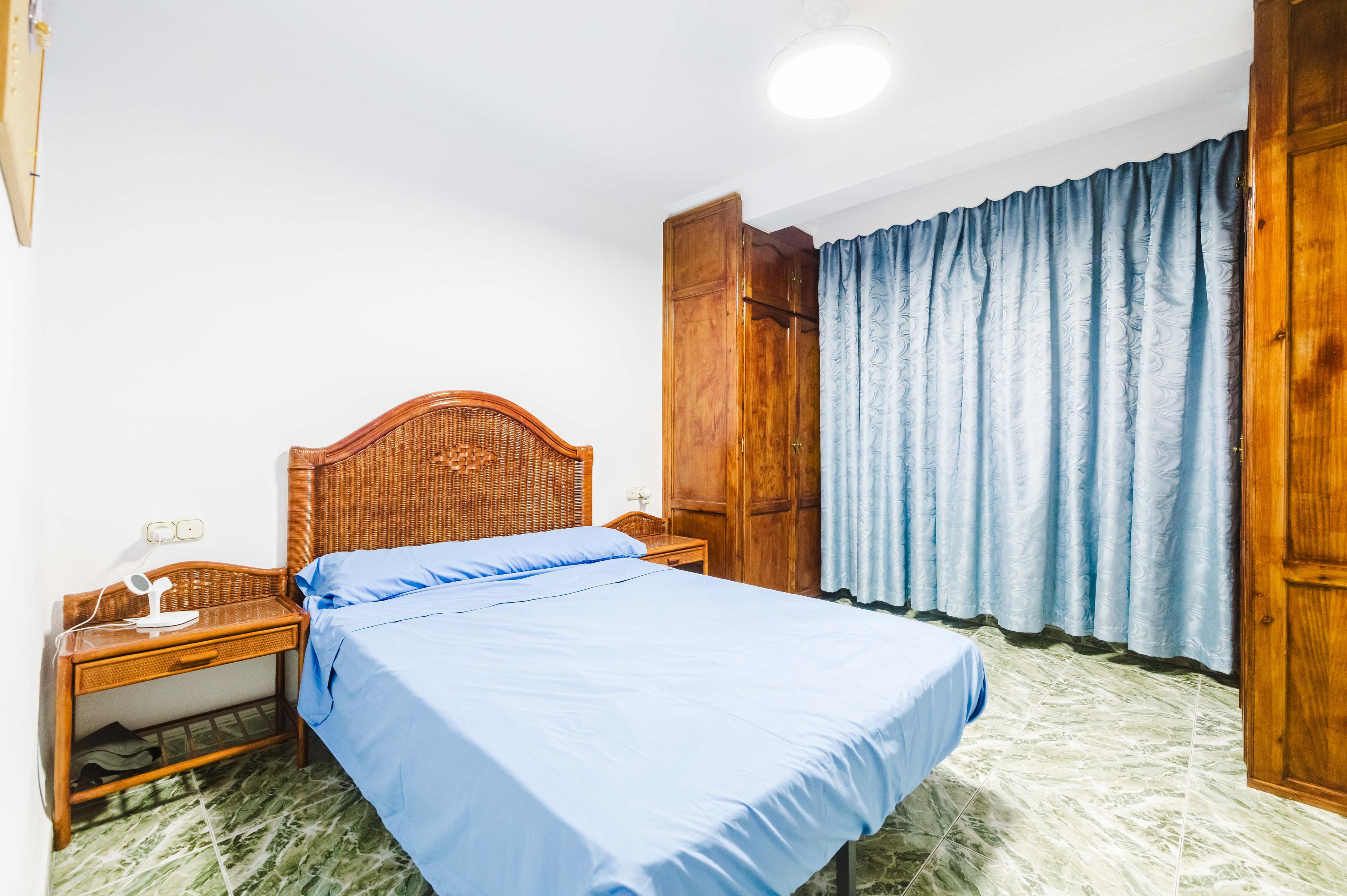 Piso en Venta en Calle Almanzor - 11