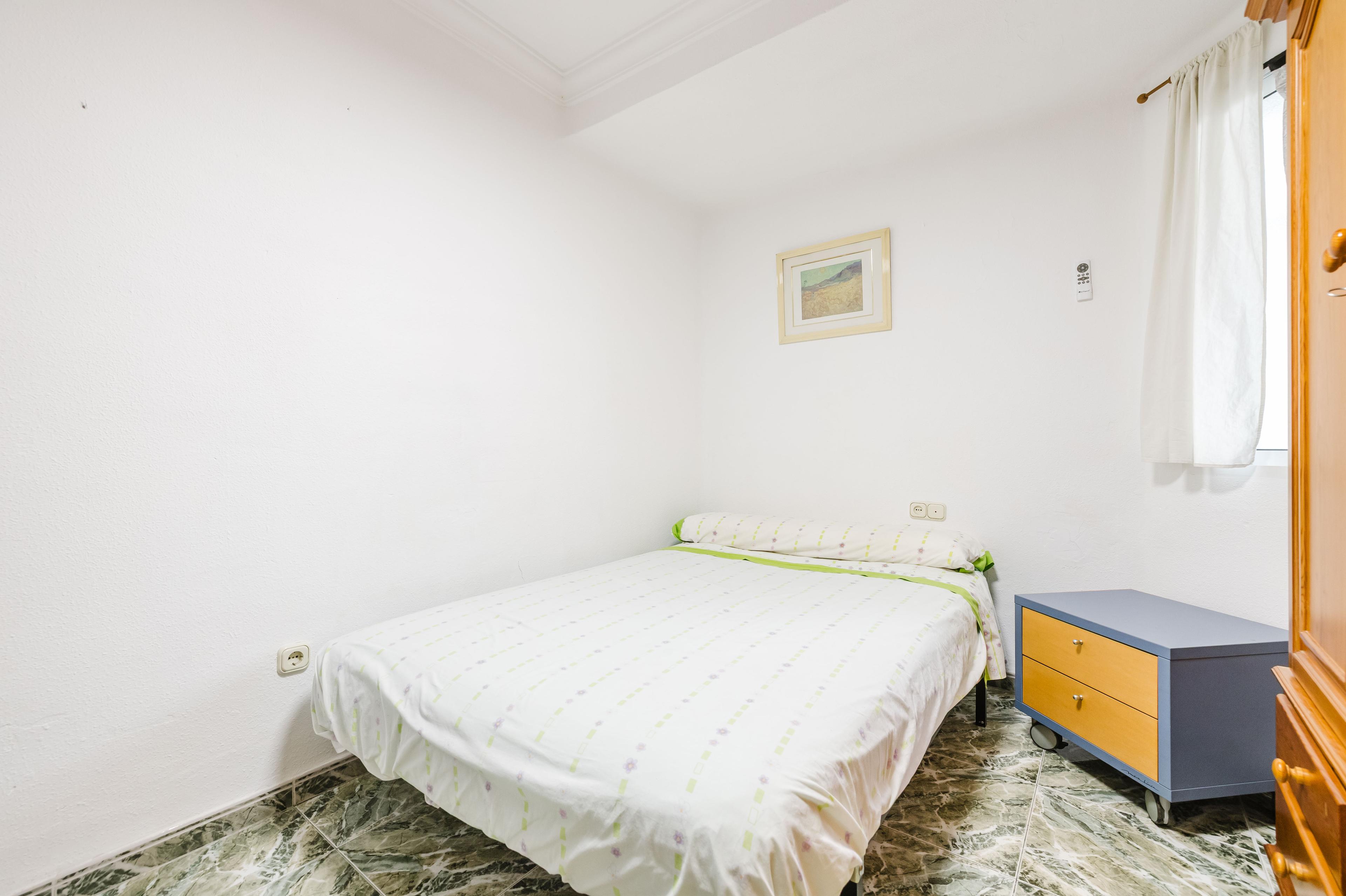 Piso en Venta en Calle Almanzor - 19