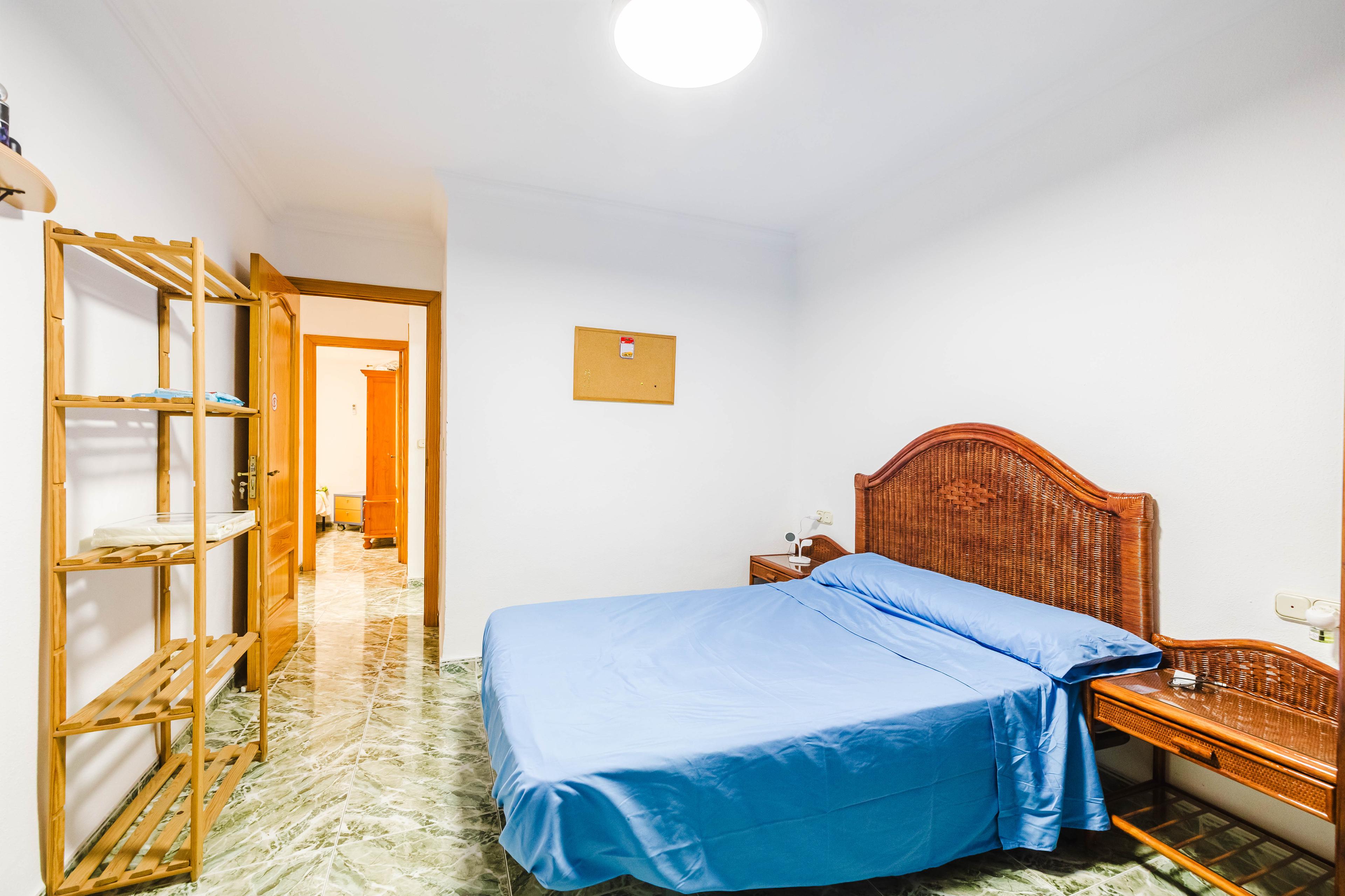 Piso en Venta en Calle Almanzor - 13
