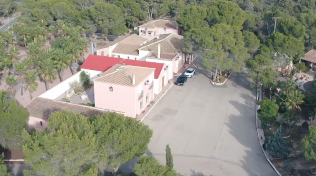 FINCA | 460 HECTÁREAS PRIVADAS CON VILLA, CAMPO DE GOLF Y EXPLOTACION AGRICOLA - 1