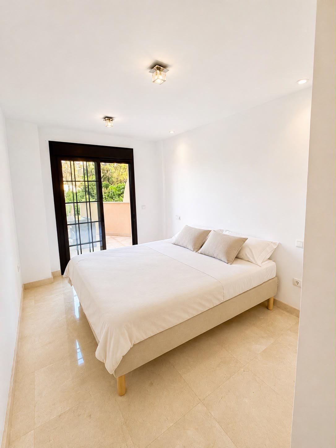 Piso en Venta - Calle Ronda del Golf Este - 6