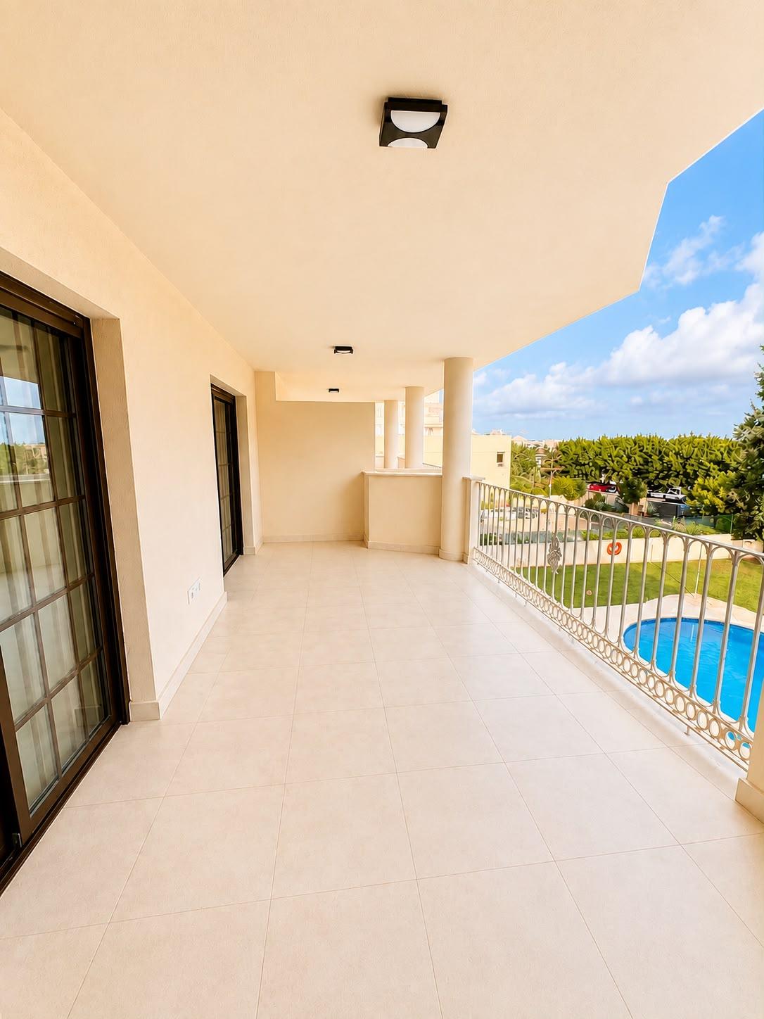 Piso en Venta - Calle Ronda del Golf Este - 10